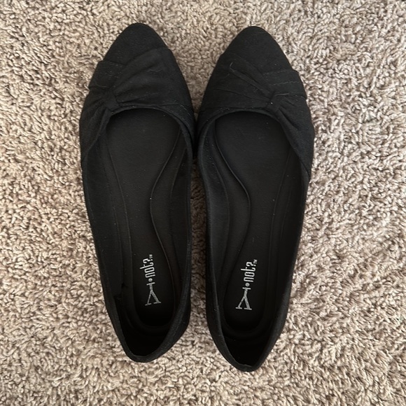 Black flats - Picture 2 of 3